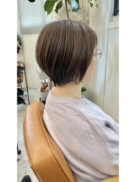 セム(sem) 脱白髪染めショートボブ×白髪ぼかしハイライト×髪質改善カラー