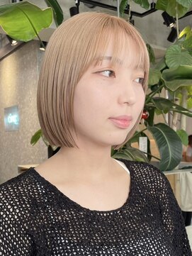 サンク 原宿 表参道(cinq) ミルクティーベージュ切りっぱなしボブタッセルボブレイヤーボブ