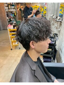 カーニー 北千住(kearny) メンズカットパーマ/ニュアンスパーマ/フェザーパーマ[北千住]