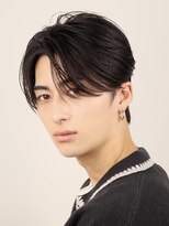 色気際立つ◎タイト黒髪センターパート