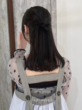 ムージー(moug) オリーブグレージュ/暗髪/韓国/広島/袋町