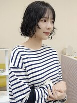 チーカ(chica)&nbsp;ボブパーマ×顔まわりレイヤー×グレーブラック