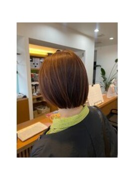 ヘアーオアシス ビオトープサン(Hair Oasis biotope SUN) ツヤ感ミニマムボブ