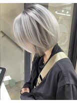 イェッカ パビル(YECCA pabil)&nbsp;ホワイトシルバー（ブリーチ２回～）