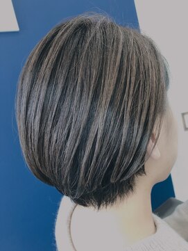 エイトジュール(8JOURS) ショートマッシュ×ダークアッシュ