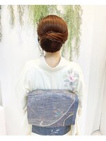 レア(Le'a)&nbsp;シニヨン