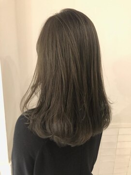 ネオリーブ チロル 横浜西口店(Neolive CiroL.) カーキアッシュベージュ レイヤー巻き