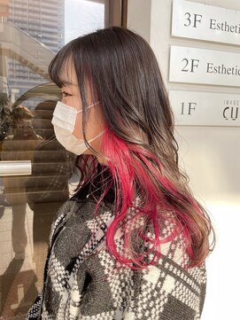 カッツ 元町店(CUT S) 鮮やかピンク　インナーカラー