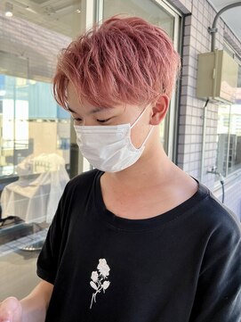 リップス 栄(LIPPS) ペールピンクブリーチカラーマッシュツーブロック刈り上げ