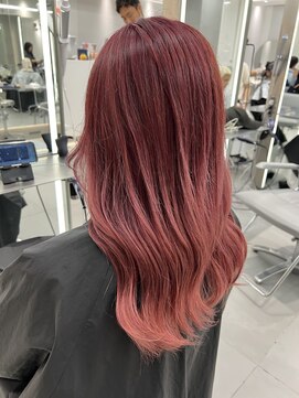 アールプラス 新宿(ar+) コーラルピンクカラー