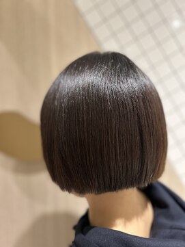 エスト(est) イメチェン！卵型を活かす美髪前上りボブ【新宿/髪質改善/M3D】