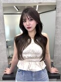 オリーブブラウン×レイヤーカット×韓国風くびれ巻き