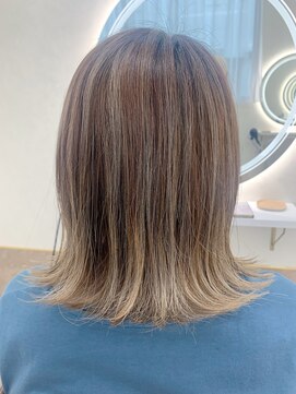 ビオルネ 土気あすみが丘店(VIE.ORNER) 明るめバレイヤージュ