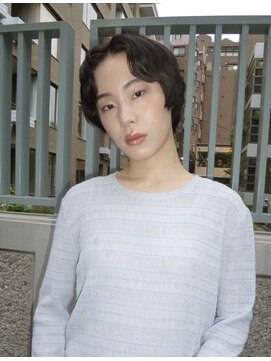 オーオシカシカスペース(OOO YY Space) レディースショートのパーマ