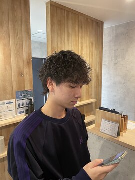 フィル(fil.) シャドウパーマ（強め）