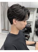 毛流れヘア金髪ナチュラルセンターパートツーブロック
