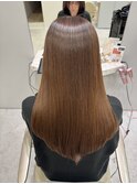 ツヤとまとまりを一緒に♪ナチュラル縮毛矯正