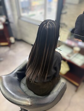 ビゼ 梅田(BIZE) エクステ60枚で長さ出しとハイライト