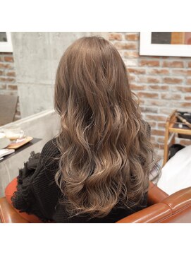 ルース(RUTH) グラデーション×ハイライト×ベージュ