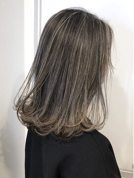 メリー(merry craftsman's factory) ハイライトグレージュボブ!!