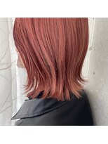 サローネ サンク(SALONE CINQ) ピンクベージュ×パツっとボブ