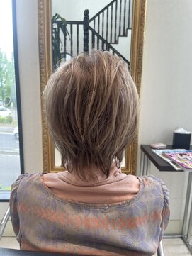 ドゥーク(dowku) 大人可愛い小顔前下がり束感ショートボブカット20代30代40代