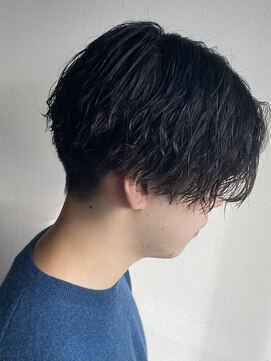 ザ オーダー(THE ORDER) ツイストスパイラルパーマ波巻きスパイラルパーマセンターパート