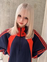 モニカ(MONIQA) ホワイトブロンド