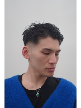 オブヘアーギンザ(Of HAIR GINZA) カット　パーマ　フェード　シェービング　ヘッドスパ