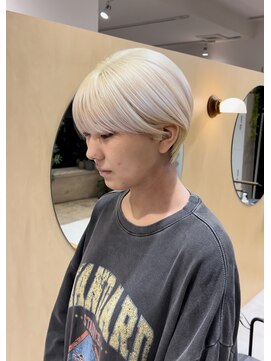 スタン 渋谷(Stam) ホワイトブロンドハイトーンウルフレイヤーケアブリーチ渋谷駅