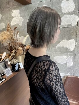 ソワ 四日市(soie) 【soie/shiho】シルバーグレージュ/ショートレイヤー