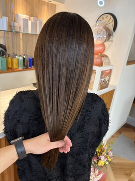 ラナ(LANA) グレージュカラーで落ち着いた雰囲気に◎