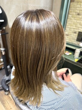 モナン(monan) ハイライトカラーミディアムレイヤーダークアッシュモカブラウン