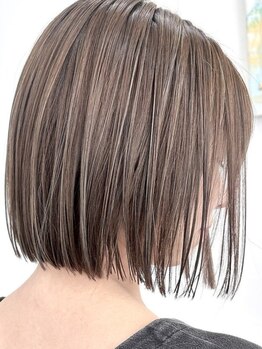 アース 一宮店(HAIR & MAKE EARTH)の写真/白髪染め卒業！白髪を活かした白髪ぼかし♪ハイライトで上品な大人髪に♪ダメージレスで綺麗をキープ♪