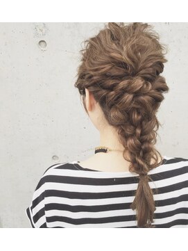 ヘアリゾート ラグーン(hair+resort lagoon) 大人可愛い編みこみスタイル