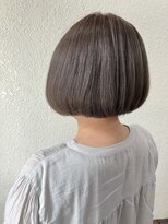ディーボーイ 下通本店(D-BOY)&nbsp;切りっぱなしボブ／ダブルカラー／アッシュカラー