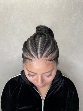 半頭コーンロウ