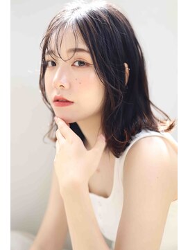 ウル(ulu) ショートヘア ショートレイヤー 透明感カラー 白髪ぼかし