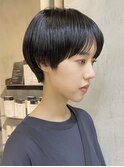 ショートヘア顔周りレイヤーブリーチダブルカラーショートボブ