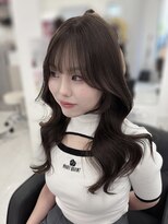 ハピネス 梅田茶屋町店(HAPPINESS) ぱっつん前髪 顔まわりレイヤー 韓国風巻き オリーブグレー 梅田