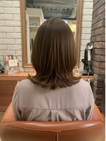 ヘアメイク フレンシア(hair make flencia)&nbsp;ツヤ感とくびれが魅力の大人外ハネ【155スタイル】