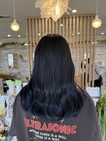 フゥカ 売市店(fuka)&nbsp;ネイビーカラー×ロングレイヤー×髪質改善トリートメント