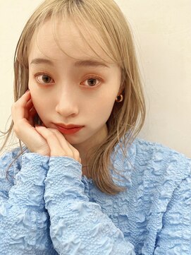 ホォレ 豊中店(fore) ベージュインナーカラーショートボブレイヤーミディアム前髪