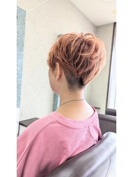 イエロー フォー ヘアー(Yellow for hair) 刈り上げショートヘア
