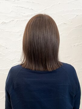 ニュウニュウ(NIU NIU) アッシュカラーボブ