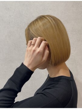 エールバイボヌール(Ere by Bonheur) 西梅田/パツっとボブ