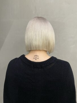 ビューズ(VIEWS) ホワイトブロンド/ワイドバング/似合わせカット(表参道駅)