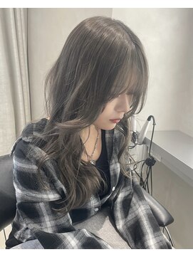 ユーフォリア 池袋東口駅前店(Euphoria) 20代30代透明感◎ブリーチカラー×小顔レイヤーカット