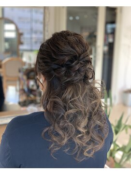 ロストシティ 横浜(LOST CITY) ふわもこハーフアップ