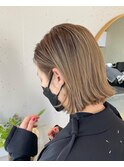 ハイトーンベージュ/外はねボブ/大人ヘア